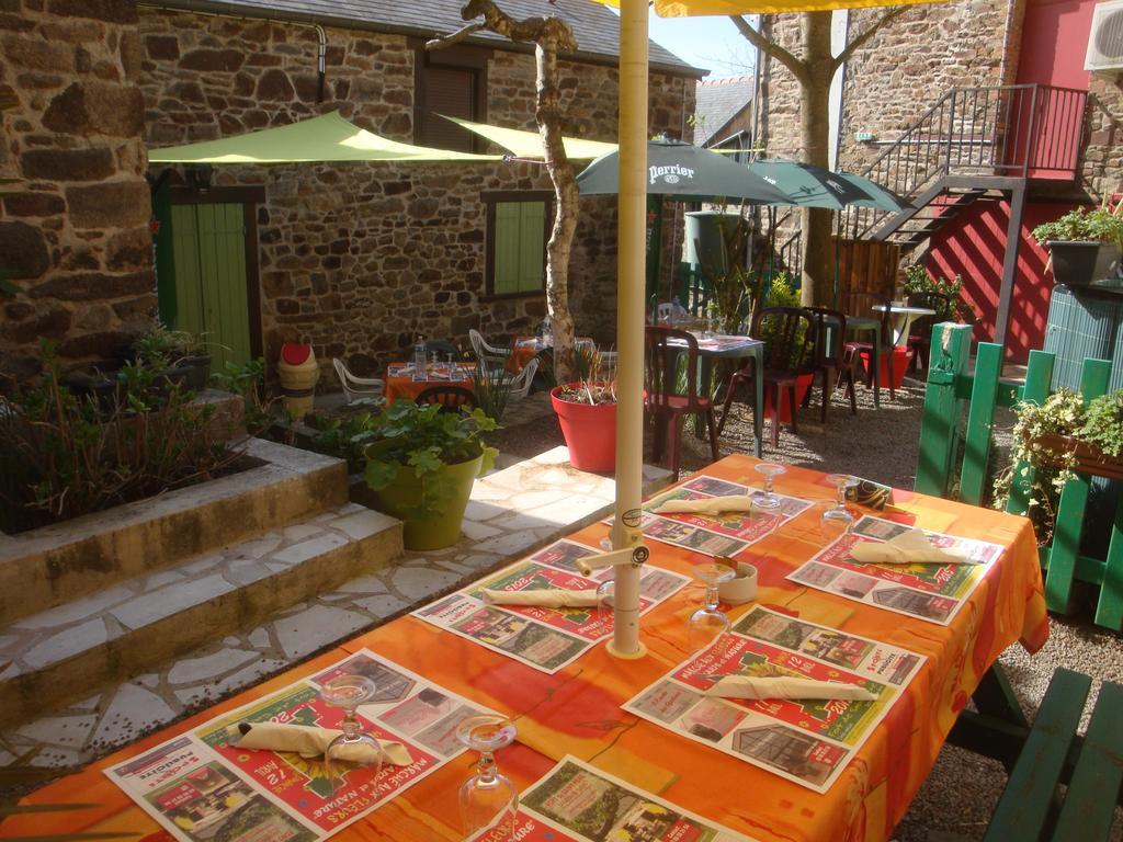 Auberge Du Chateau Châteauneuf-dʼIlle-et-Vilaine 외부 사진