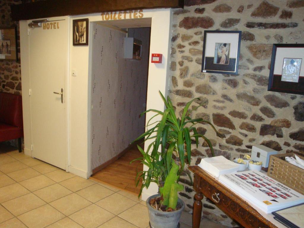 Auberge Du Chateau Châteauneuf-dʼIlle-et-Vilaine 외부 사진